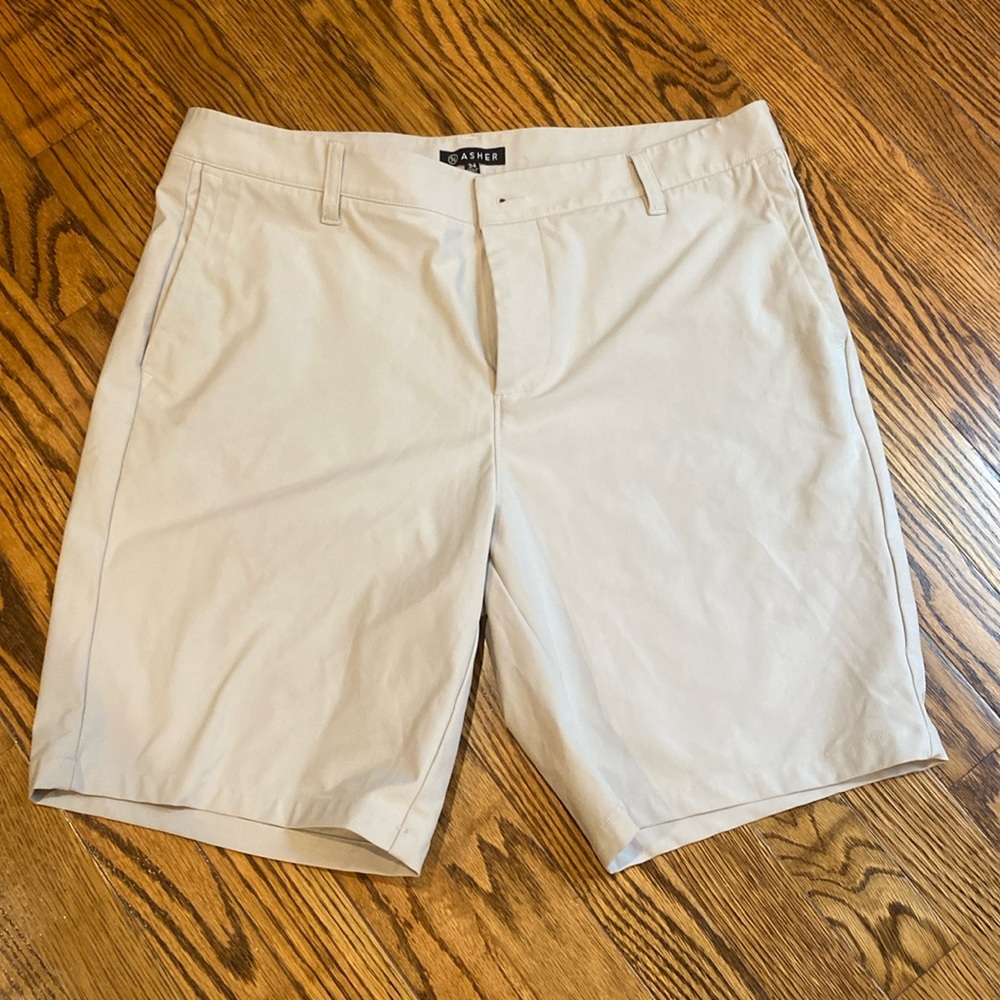 Asher men’s khaki shorts. Size 34
